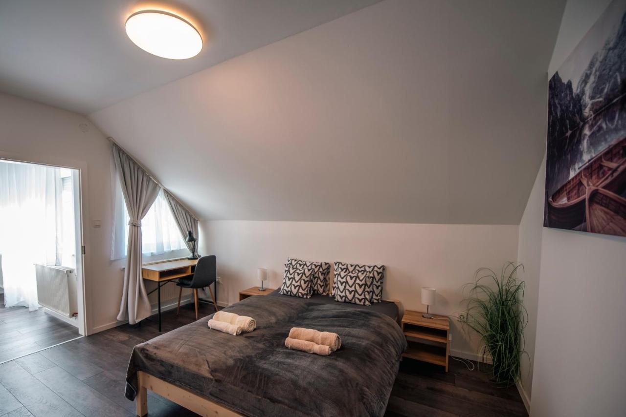 Anavrin Apartman Free Parking Apartment Pecs Exterior photo