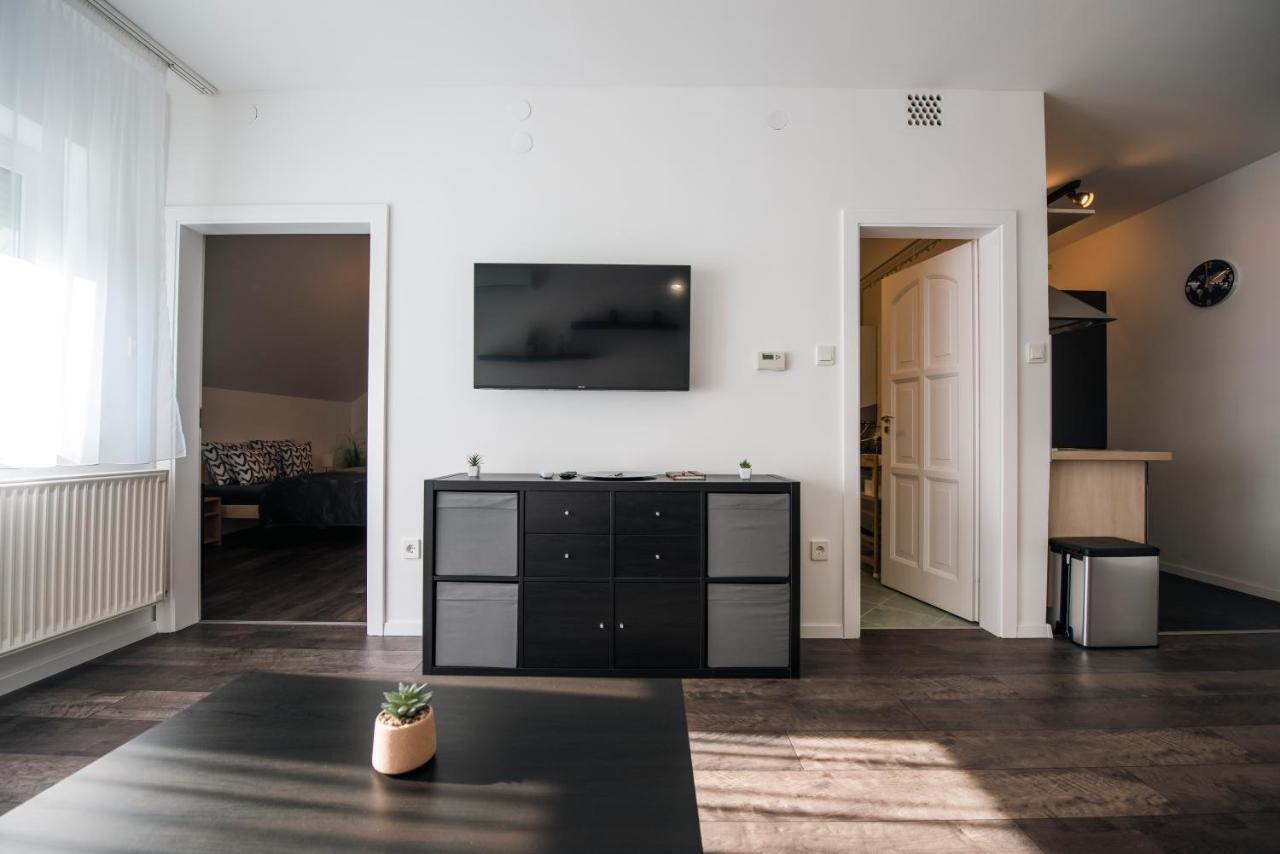 Anavrin Apartman Free Parking Apartment Pecs Exterior photo