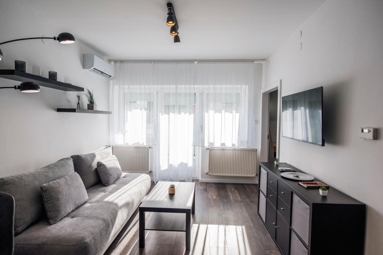 Anavrin Apartman Free Parking Apartment Pecs Exterior photo