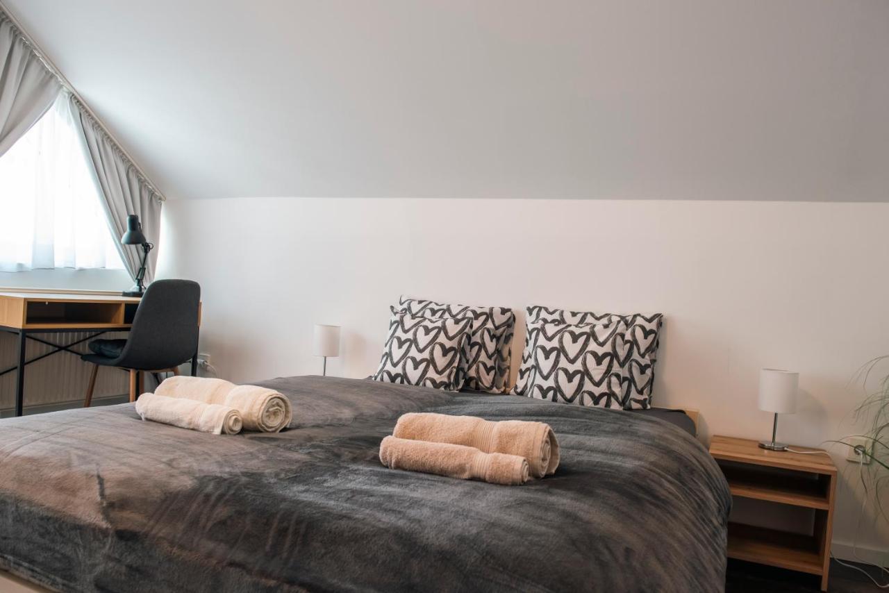 Anavrin Apartman Free Parking Apartment Pecs Exterior photo