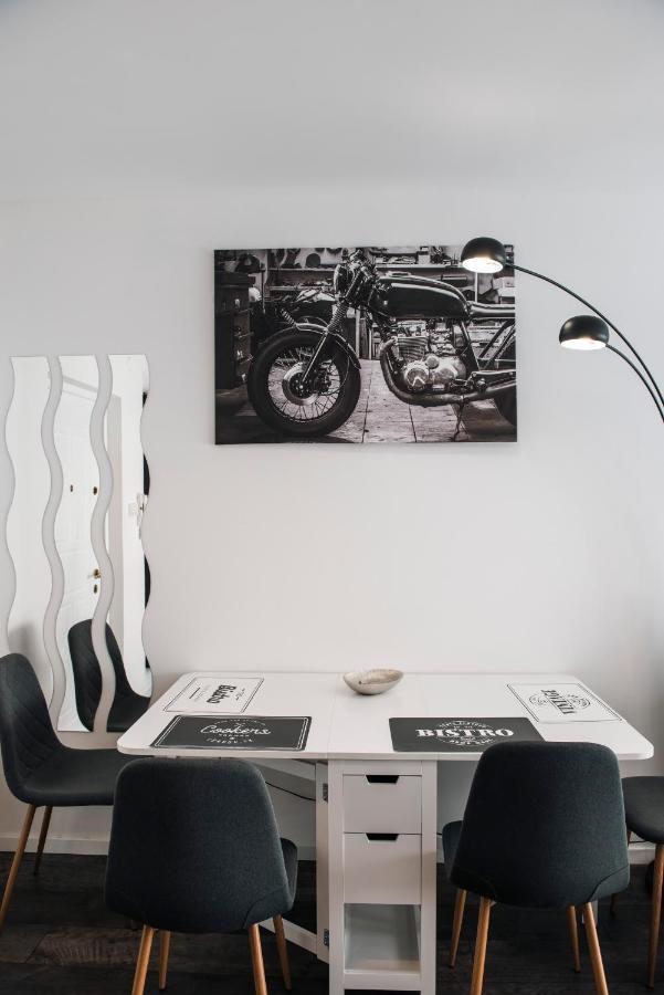 Anavrin Apartman Free Parking Apartment Pecs Exterior photo