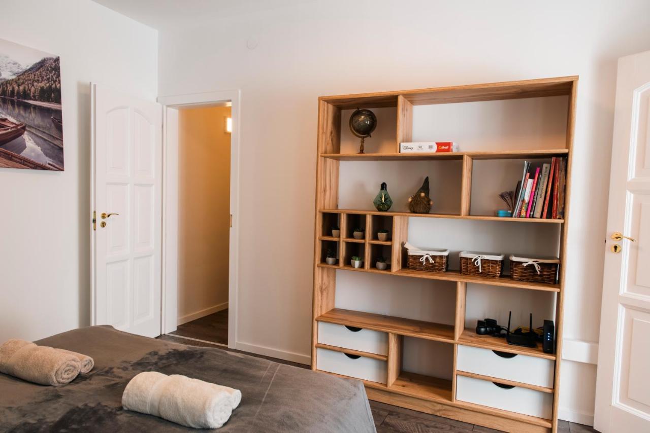 Anavrin Apartman Free Parking Apartment Pecs Exterior photo