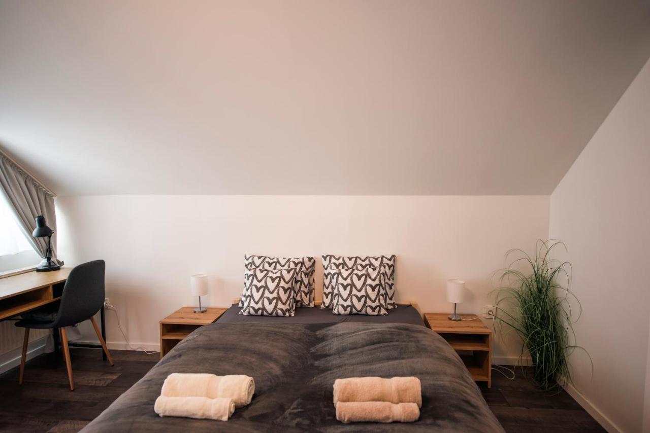 Anavrin Apartman Free Parking Apartment Pecs Exterior photo